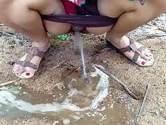 Desi Indian Bhabhi Outdoor Public Pissing Video Compilation